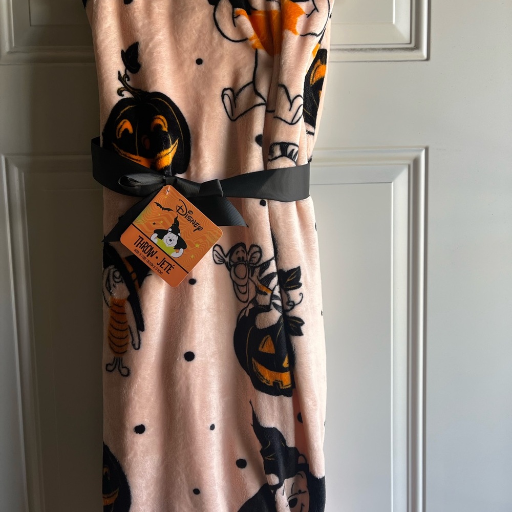winnie the pooh Halloween blanket